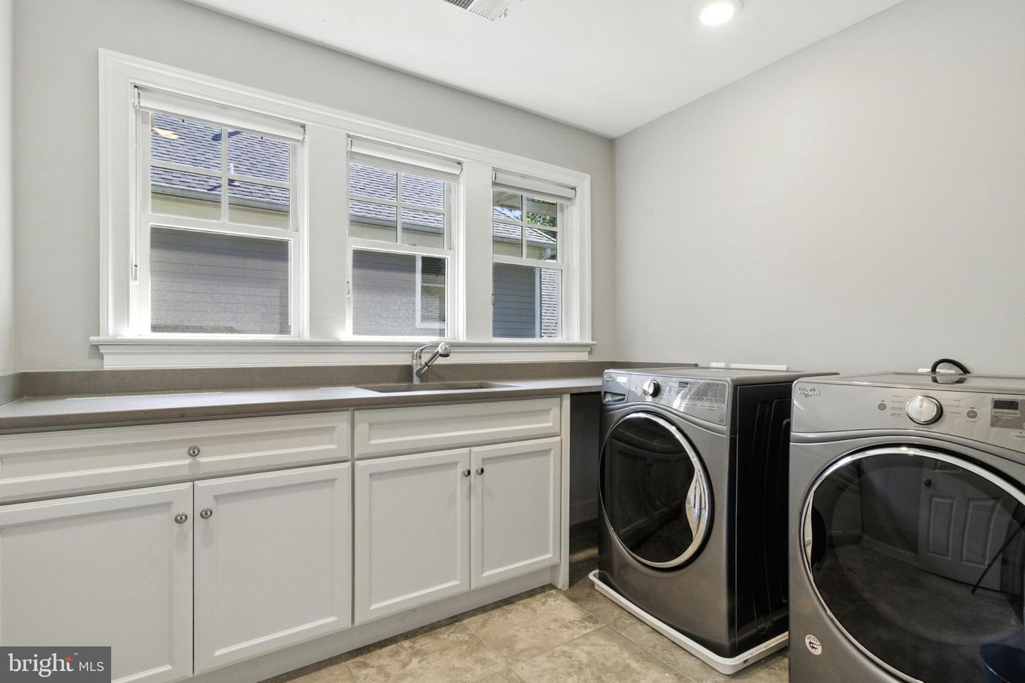 6838 SAINT ALBANS RD, MCLEAN, Virginia 22101, 5 Bedrooms Bedrooms, ,4 BathroomsBathrooms,Residential,For sale,6838 SAINT ALBANS RD,VAFX2250156 MLS # VAFX2250156