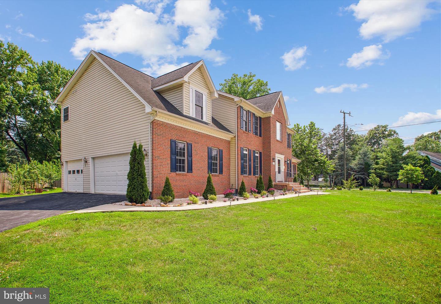 2907 DUMAS ST, ALEXANDRIA, Virginia 22306, 7 Bedrooms Bedrooms, ,5 BathroomsBathrooms,Residential,For sale,2907 DUMAS ST,VAFX2250052 MLS # VAFX2250052
