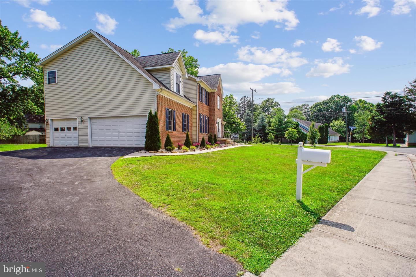 2907 DUMAS ST, ALEXANDRIA, Virginia 22306, 7 Bedrooms Bedrooms, ,5 BathroomsBathrooms,Residential,For sale,2907 DUMAS ST,VAFX2250052 MLS # VAFX2250052