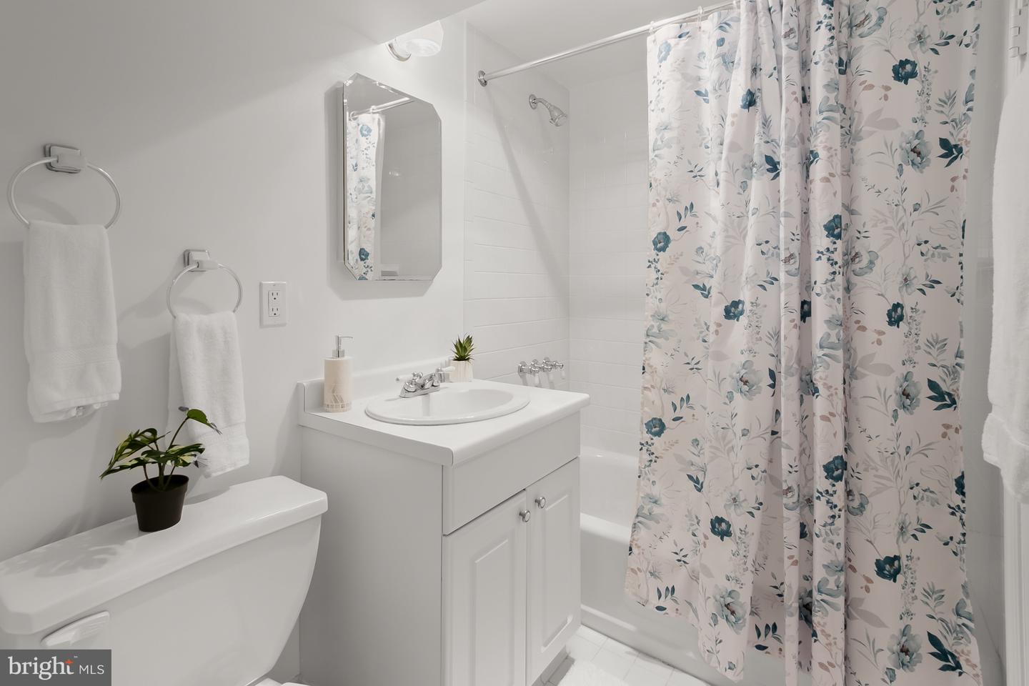 4323 WARREN ST NW, WASHINGTON, District Of Columbia 20016, 4 Bedrooms Bedrooms, ,3 BathroomsBathrooms,Residential,For sale,4323 WARREN ST NW,DCDC2207698 MLS # DCDC2207698