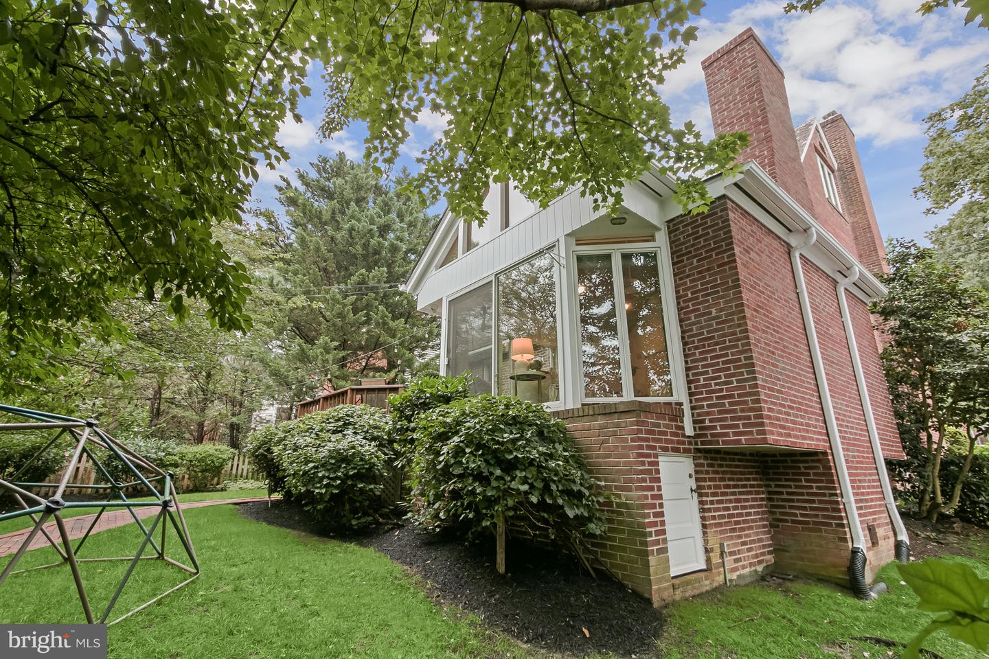 4323 WARREN ST NW, WASHINGTON, District Of Columbia 20016, 4 Bedrooms Bedrooms, ,3 BathroomsBathrooms,Residential,For sale,4323 WARREN ST NW,DCDC2207698 MLS # DCDC2207698
