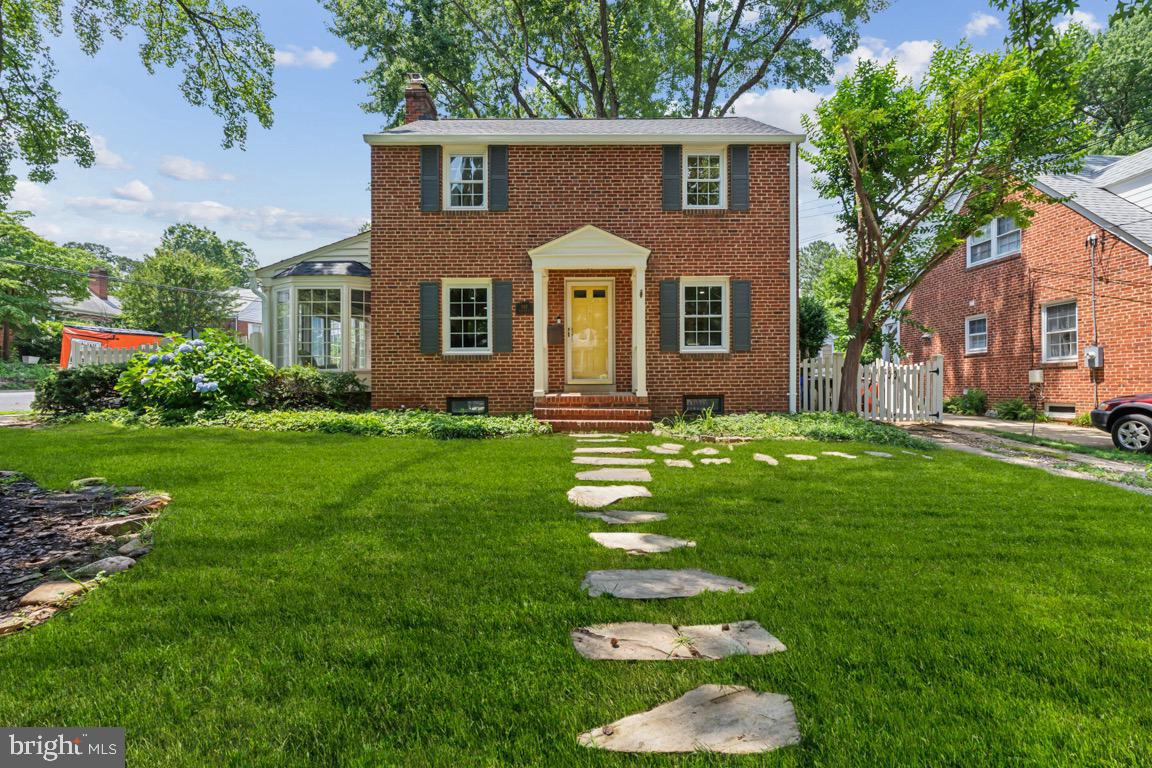962 N POTOMAC ST, ARLINGTON, Virginia 22205, 3 Bedrooms Bedrooms, ,2 BathroomsBathrooms,Residential,For sale,962 N POTOMAC ST,VAAR2059776 MLS # VAAR2059776