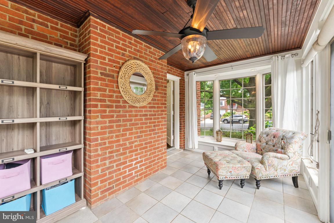 962 N POTOMAC ST, ARLINGTON, Virginia 22205, 3 Bedrooms Bedrooms, ,2 BathroomsBathrooms,Residential,For sale,962 N POTOMAC ST,VAAR2059776 MLS # VAAR2059776