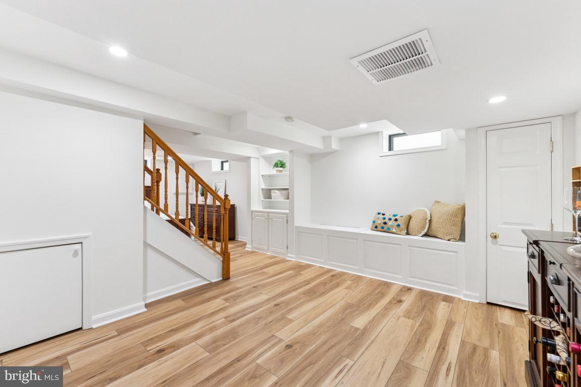 962 N POTOMAC ST, ARLINGTON, Virginia 22205, 3 Bedrooms Bedrooms, ,2 BathroomsBathrooms,Residential,For sale,962 N POTOMAC ST,VAAR2059776 MLS # VAAR2059776