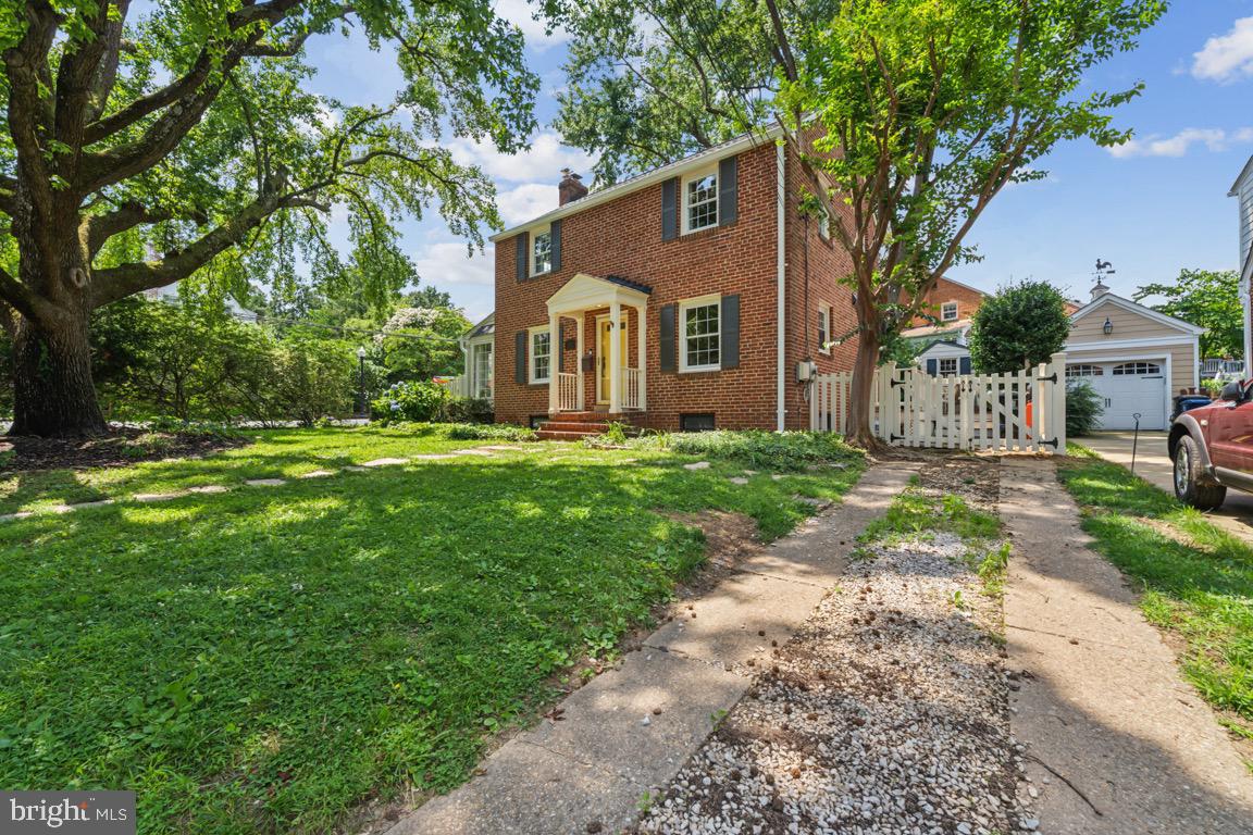 962 N POTOMAC ST, ARLINGTON, Virginia 22205, 3 Bedrooms Bedrooms, ,2 BathroomsBathrooms,Residential,For sale,962 N POTOMAC ST,VAAR2059776 MLS # VAAR2059776