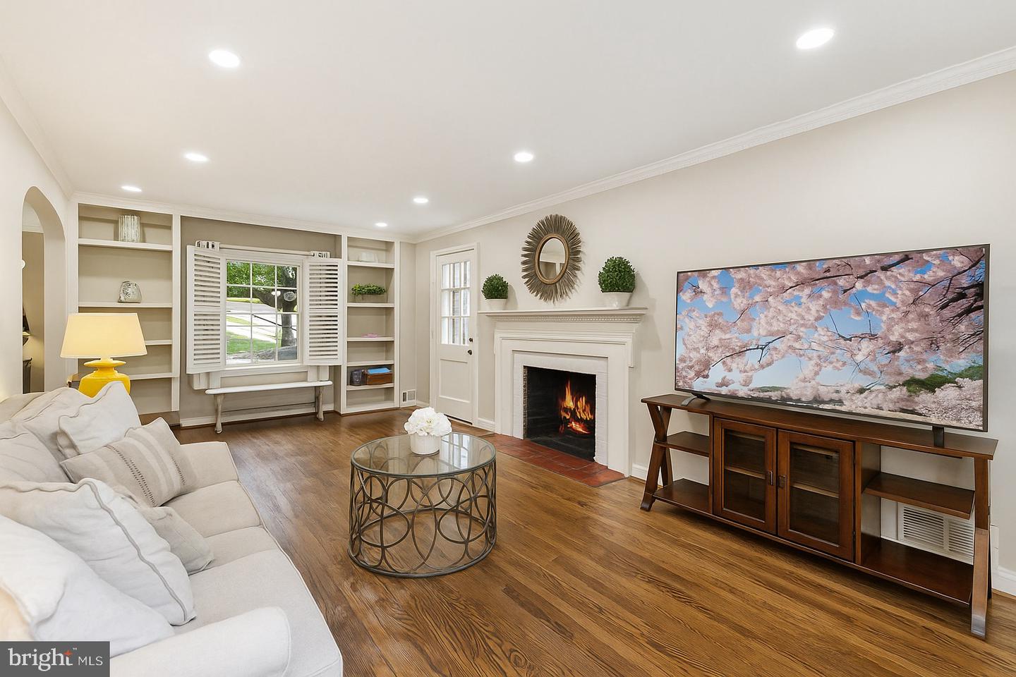 962 N POTOMAC ST, ARLINGTON, Virginia 22205, 3 Bedrooms Bedrooms, ,2 BathroomsBathrooms,Residential,For sale,962 N POTOMAC ST,VAAR2059776 MLS # VAAR2059776