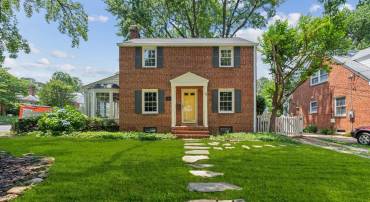 962 N POTOMAC ST, ARLINGTON, Virginia 22205, 3 Bedrooms Bedrooms, ,2 BathroomsBathrooms,Residential,For sale,962 N POTOMAC ST,VAAR2059776 MLS # VAAR2059776
