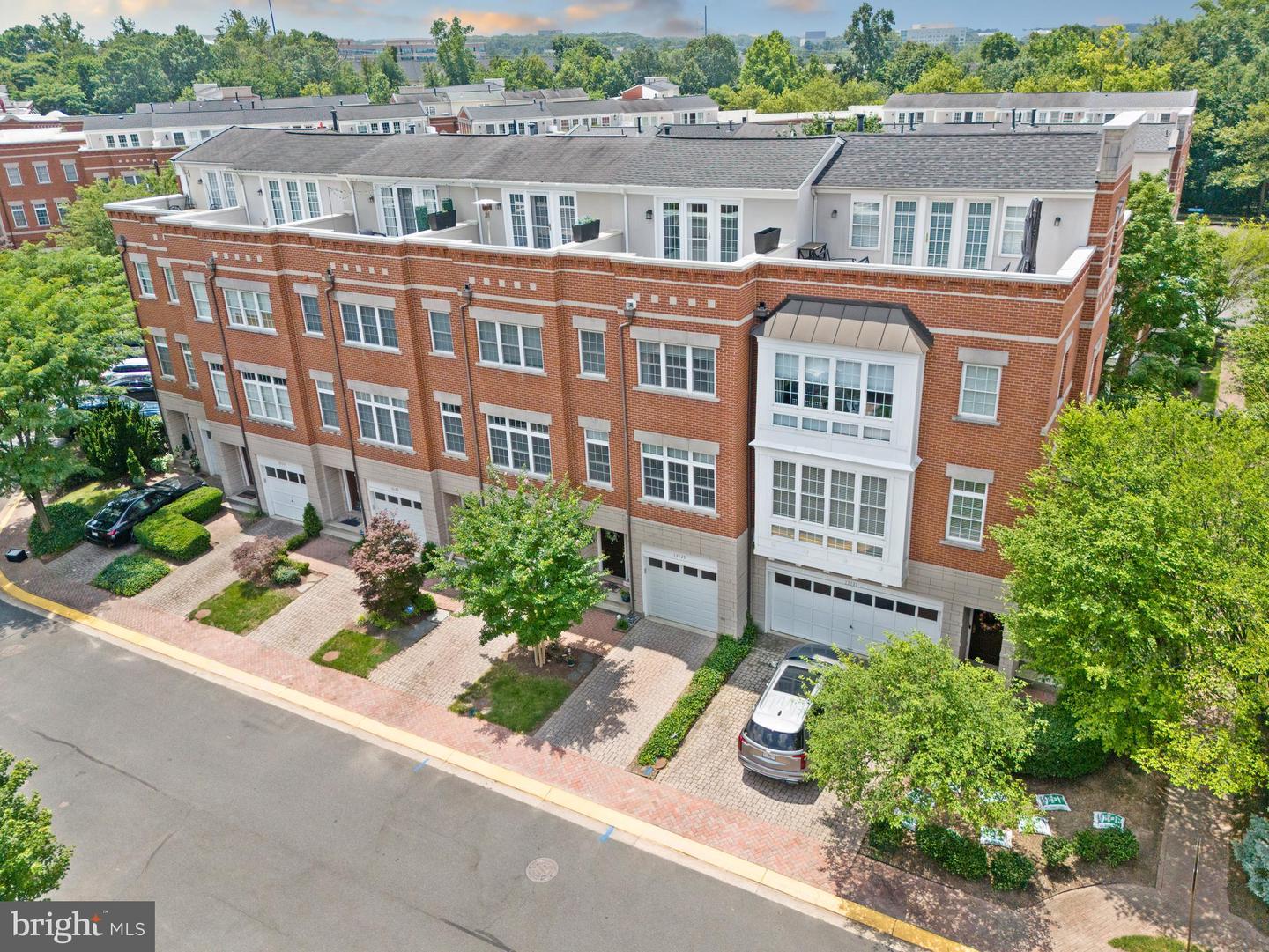 12129 CHANCERY STATION CIR, RESTON, Virginia 20190, 3 Bedrooms Bedrooms, ,3 BathroomsBathrooms,Residential,For sale,12129 CHANCERY STATION CIR,VAFX2250334 MLS # VAFX2250334
