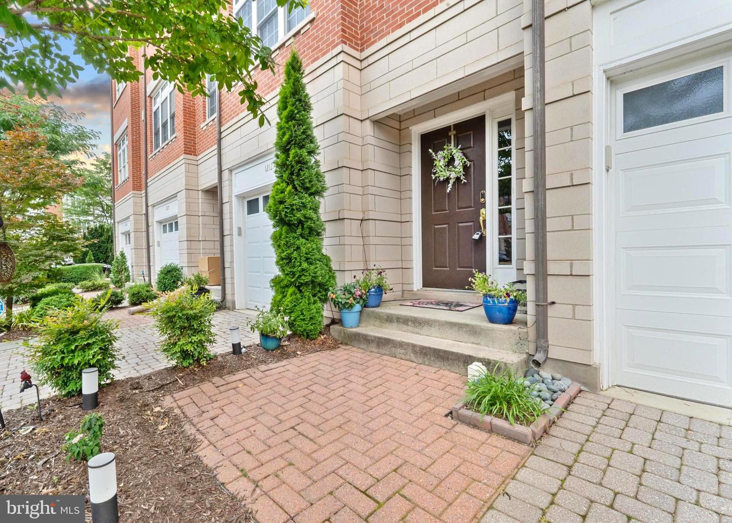 12129 CHANCERY STATION CIR, RESTON, Virginia 20190, 3 Bedrooms Bedrooms, ,3 BathroomsBathrooms,Residential,For sale,12129 CHANCERY STATION CIR,VAFX2250334 MLS # VAFX2250334