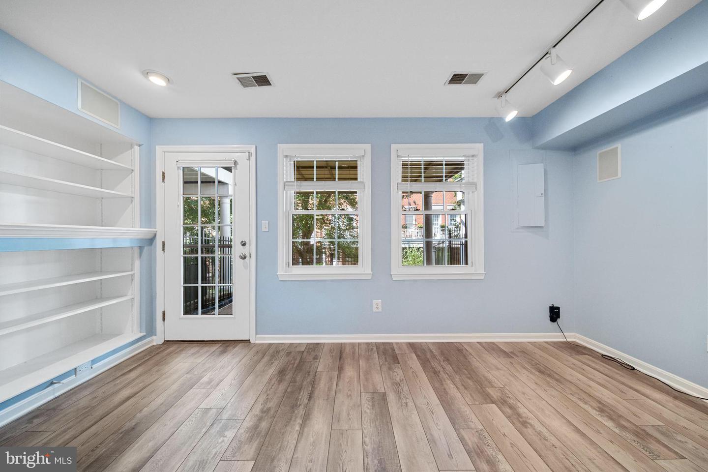 12129 CHANCERY STATION CIR, RESTON, Virginia 20190, 3 Bedrooms Bedrooms, ,3 BathroomsBathrooms,Residential,For sale,12129 CHANCERY STATION CIR,VAFX2250334 MLS # VAFX2250334
