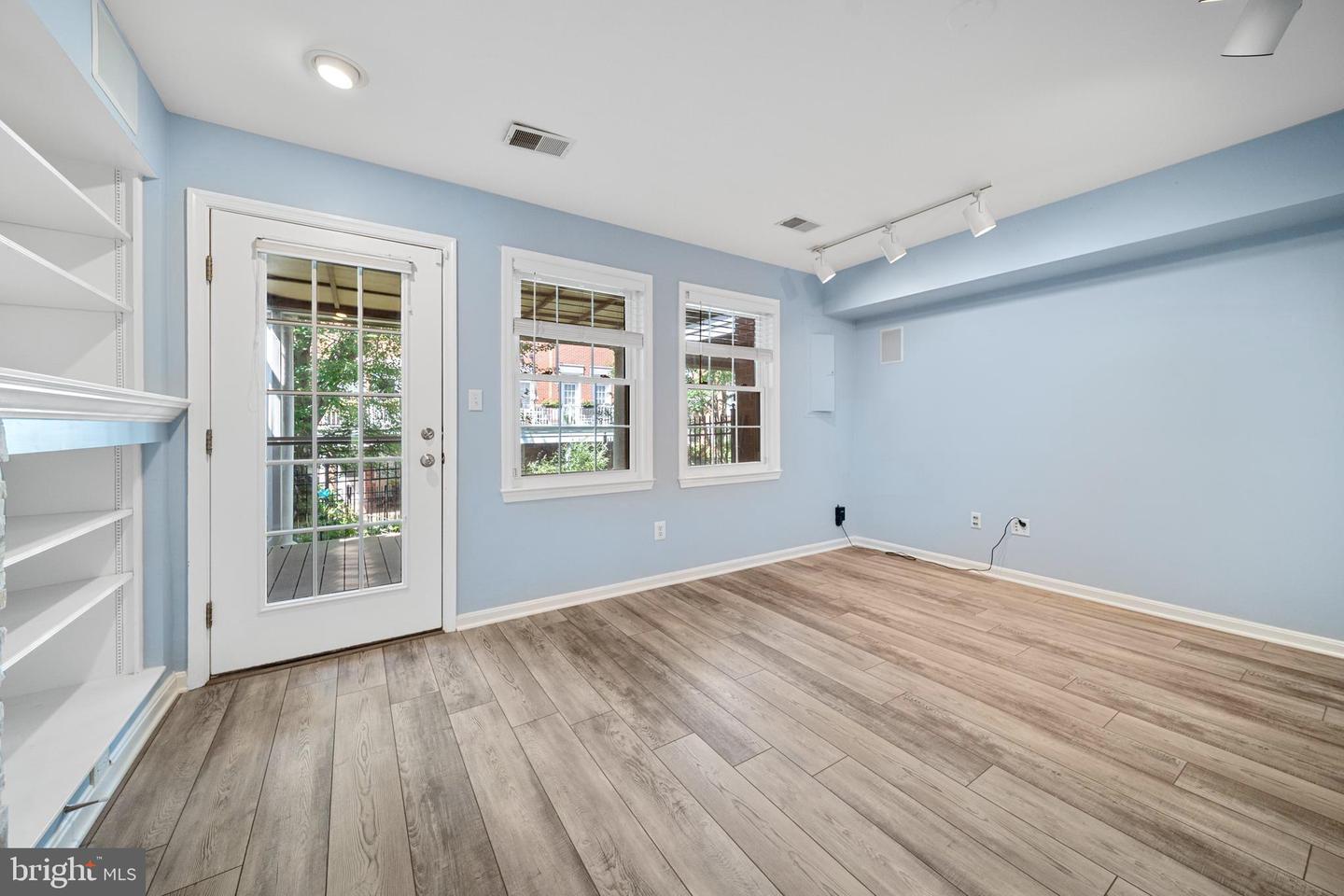12129 CHANCERY STATION CIR, RESTON, Virginia 20190, 3 Bedrooms Bedrooms, ,3 BathroomsBathrooms,Residential,For sale,12129 CHANCERY STATION CIR,VAFX2250334 MLS # VAFX2250334