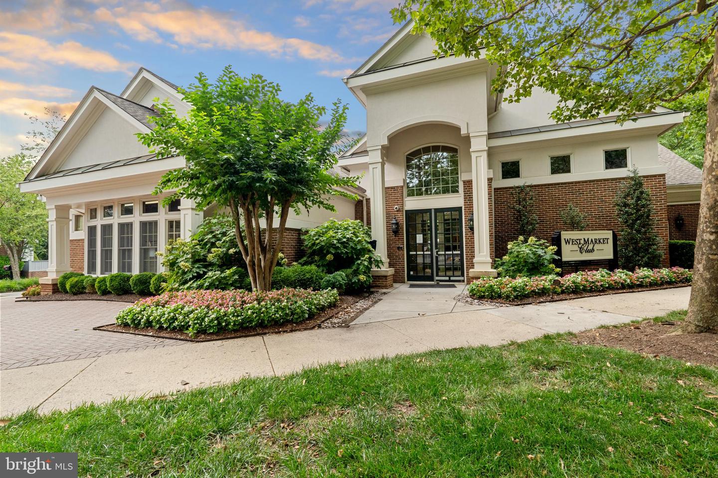 12129 CHANCERY STATION CIR, RESTON, Virginia 20190, 3 Bedrooms Bedrooms, ,3 BathroomsBathrooms,Residential,For sale,12129 CHANCERY STATION CIR,VAFX2250334 MLS # VAFX2250334