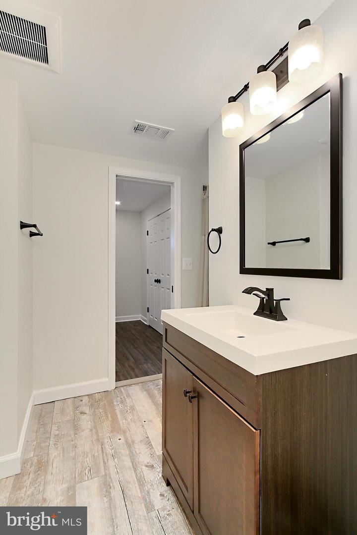 2632 NEW BANNER LN, OAK HILL, Virginia 20171, 5 Bedrooms Bedrooms, ,3 BathroomsBathrooms,Residential,For sale,2632 NEW BANNER LN,VAFX2250460 MLS # VAFX2250460
