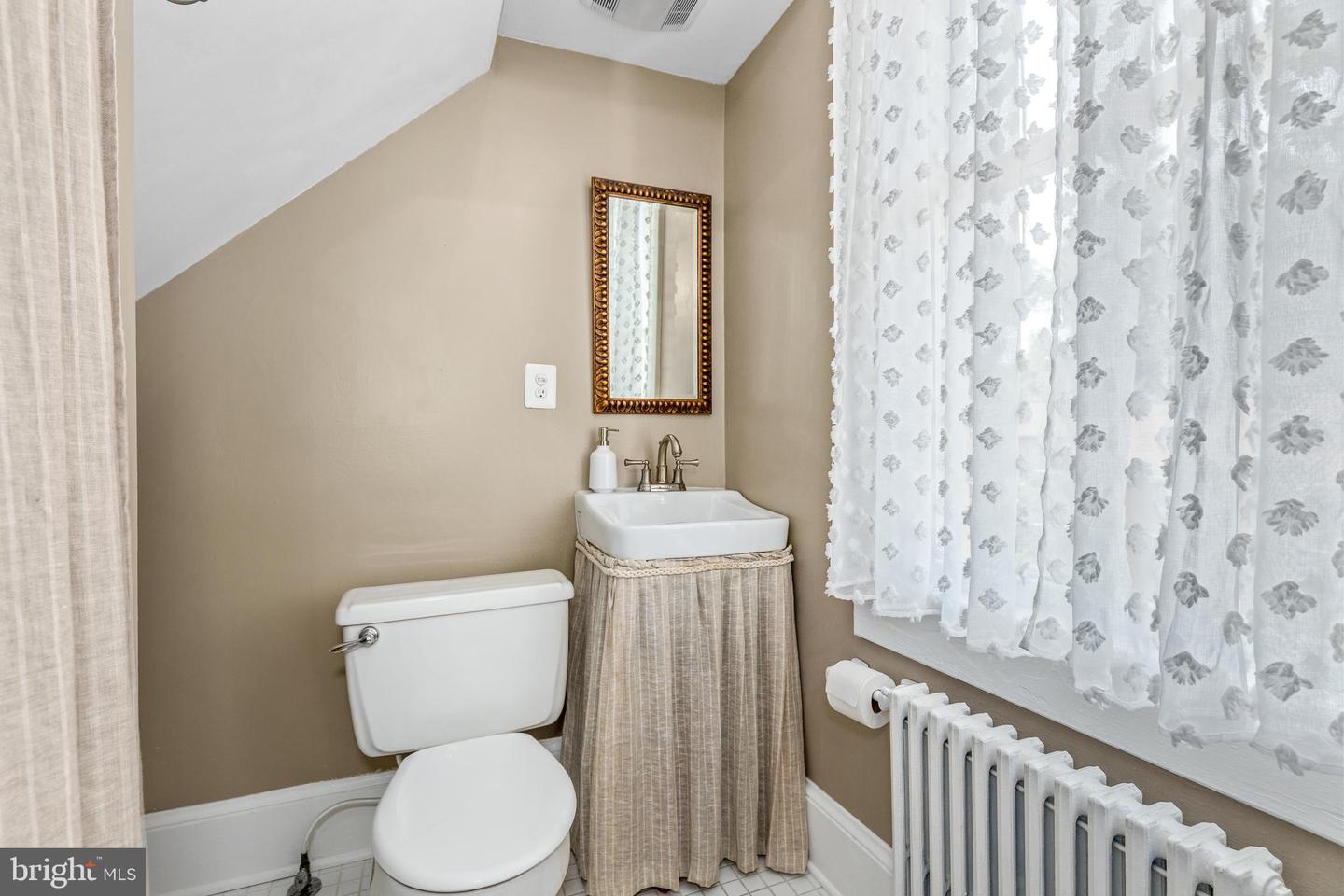 311 S MAPLE AVE, PURCELLVILLE, Virginia 20132, 4 Bedrooms Bedrooms, ,2 BathroomsBathrooms,Residential,For sale,311 S MAPLE AVE,VALO2100482 MLS # VALO2100482