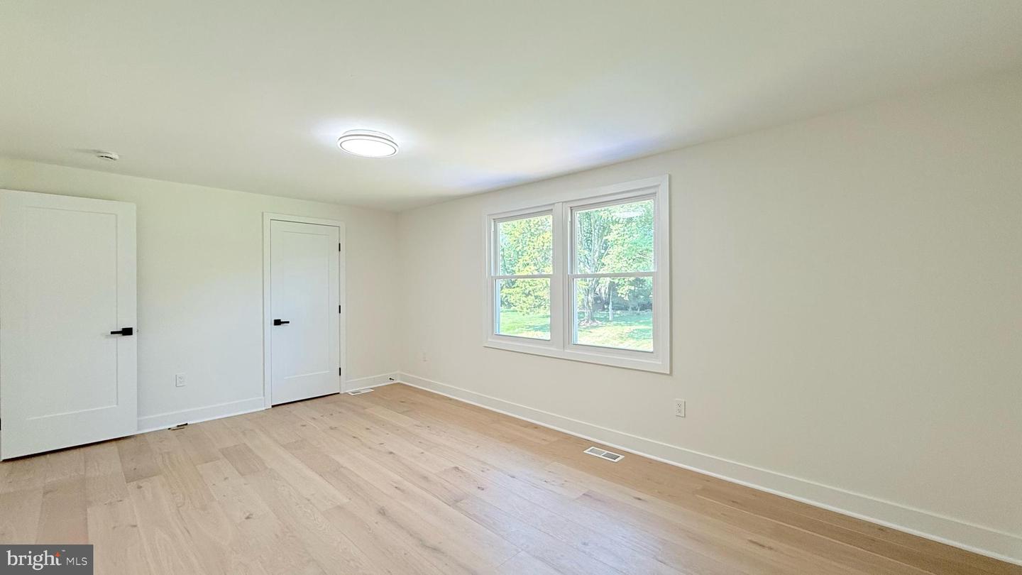 904 MAN O WAR LN, GREAT FALLS, Virginia 22066, 5 Bedrooms Bedrooms, ,3 BathroomsBathrooms,Residential,For sale,904 MAN O WAR LN,VAFX2252572 MLS # VAFX2252572