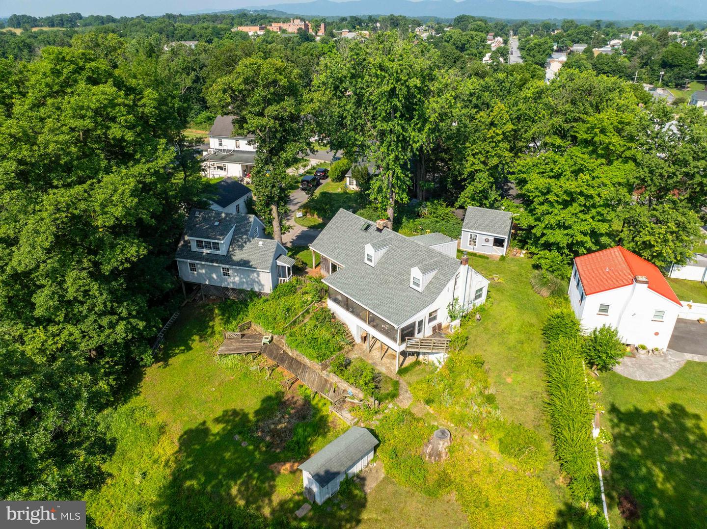 1119 SUMMIT AVE, FRONT ROYAL, Virginia 22630, 3 Bedrooms Bedrooms, ,1 BathroomBathrooms,Residential,For sale,1119 SUMMIT AVE,VAWR2011592 MLS # VAWR2011592