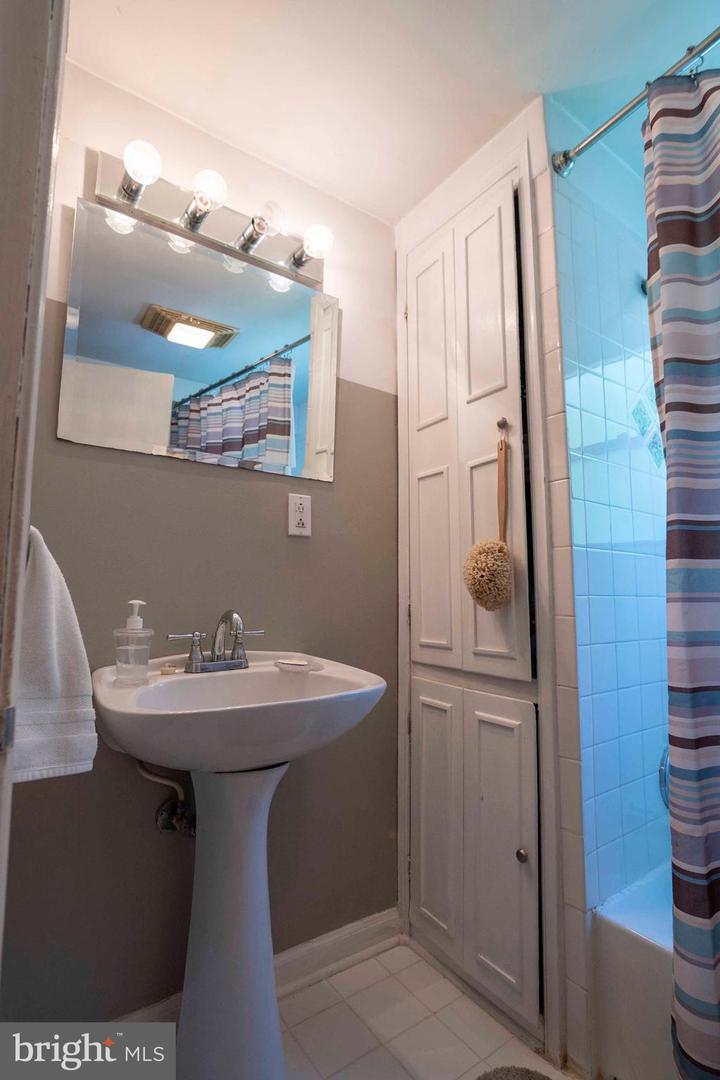 1119 SUMMIT AVE, FRONT ROYAL, Virginia 22630, 3 Bedrooms Bedrooms, ,1 BathroomBathrooms,Residential,For sale,1119 SUMMIT AVE,VAWR2011592 MLS # VAWR2011592