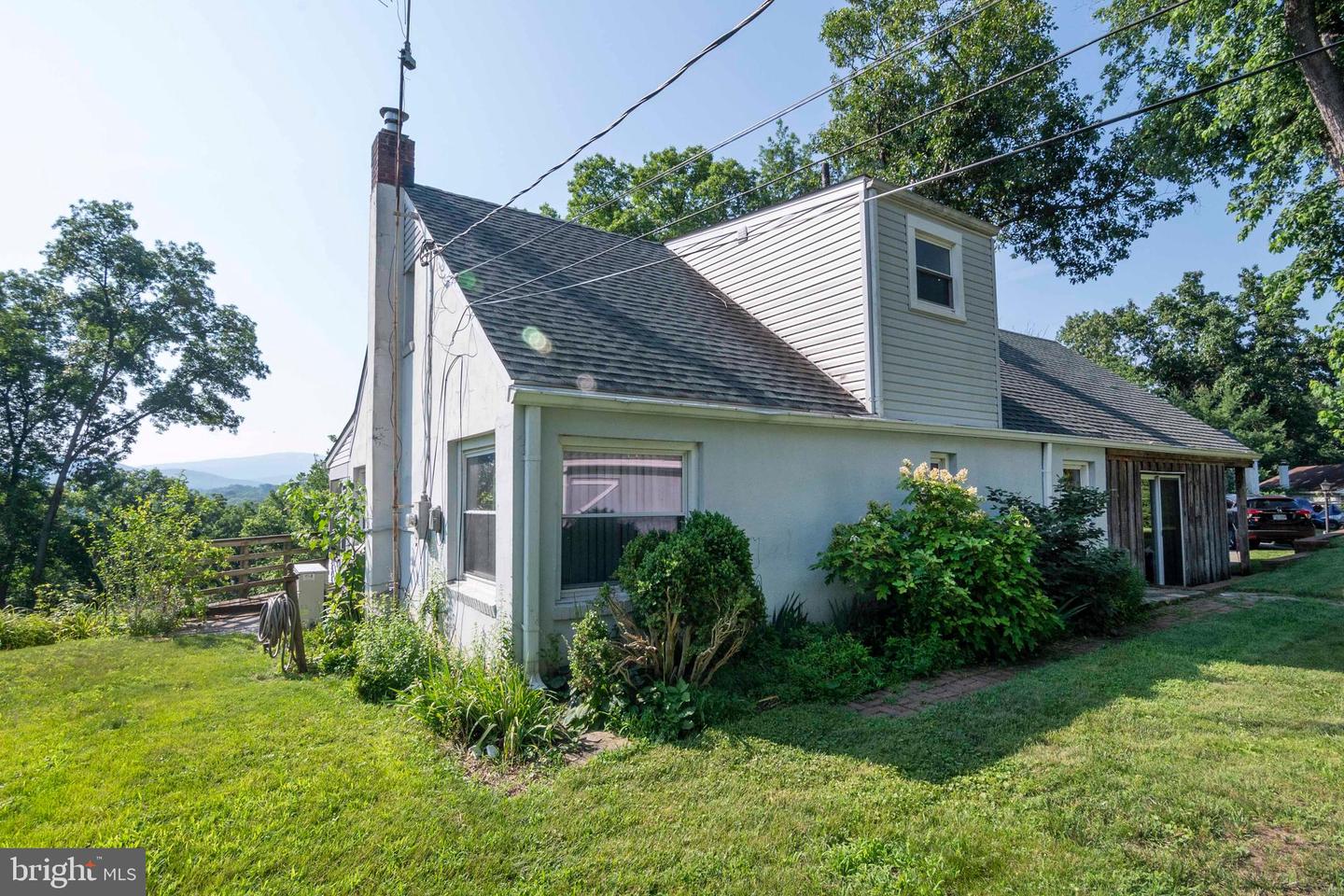 1119 SUMMIT AVE, FRONT ROYAL, Virginia 22630, 3 Bedrooms Bedrooms, ,1 BathroomBathrooms,Residential,For sale,1119 SUMMIT AVE,VAWR2011592 MLS # VAWR2011592