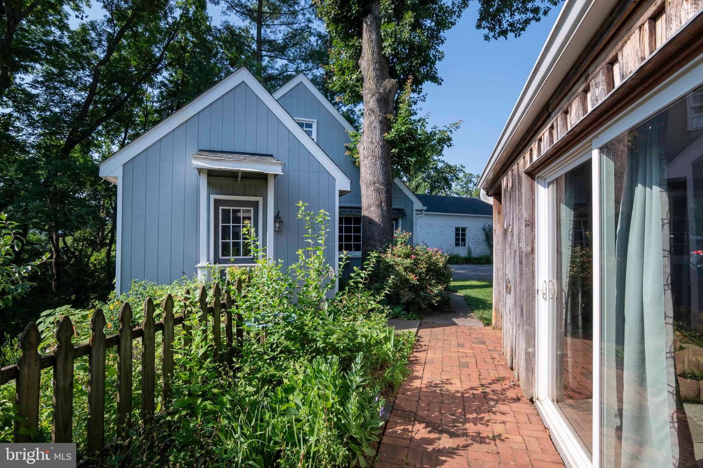 1119 SUMMIT AVE, FRONT ROYAL, Virginia 22630, 3 Bedrooms Bedrooms, ,1 BathroomBathrooms,Residential,For sale,1119 SUMMIT AVE,VAWR2011592 MLS # VAWR2011592
