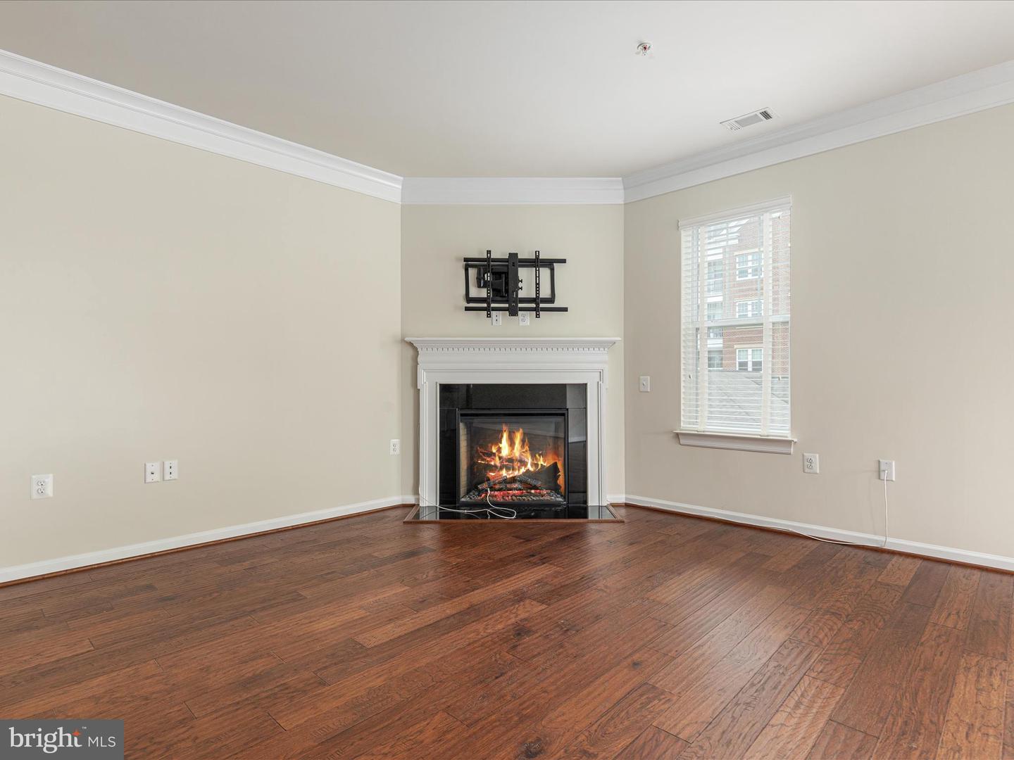 20610 HOPE SPRING TER #205, ASHBURN, Virginia 20147, 2 Bedrooms Bedrooms, ,2 BathroomsBathrooms,Residential,For sale,20610 HOPE SPRING TER #205,VALO2100624 MLS # VALO2100624