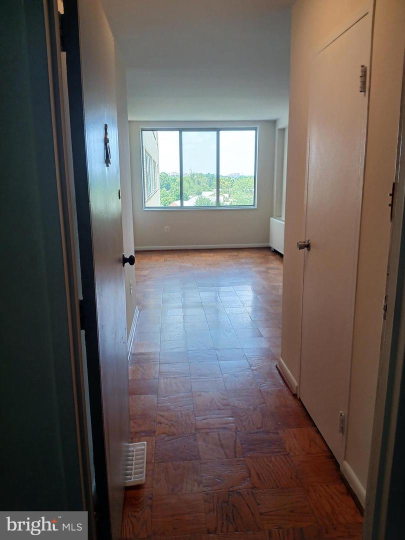 6621 WAKEFIELD DR #720, ALEXANDRIA, Virginia 22307, 1 Bedroom Bedrooms, ,1 BathroomBathrooms,Residential,For sale,6621 WAKEFIELD DR #720,VAFX2252486 MLS # VAFX2252486