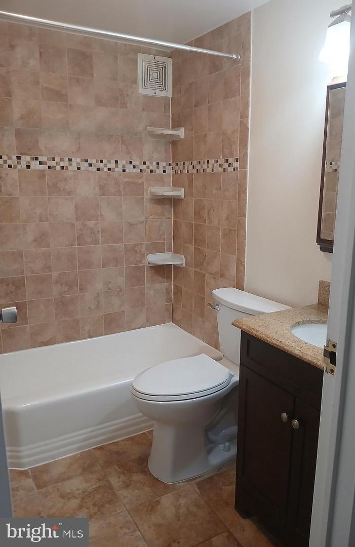 6621 WAKEFIELD DR #720, ALEXANDRIA, Virginia 22307, 1 Bedroom Bedrooms, ,1 BathroomBathrooms,Residential,For sale,6621 WAKEFIELD DR #720,VAFX2252486 MLS # VAFX2252486