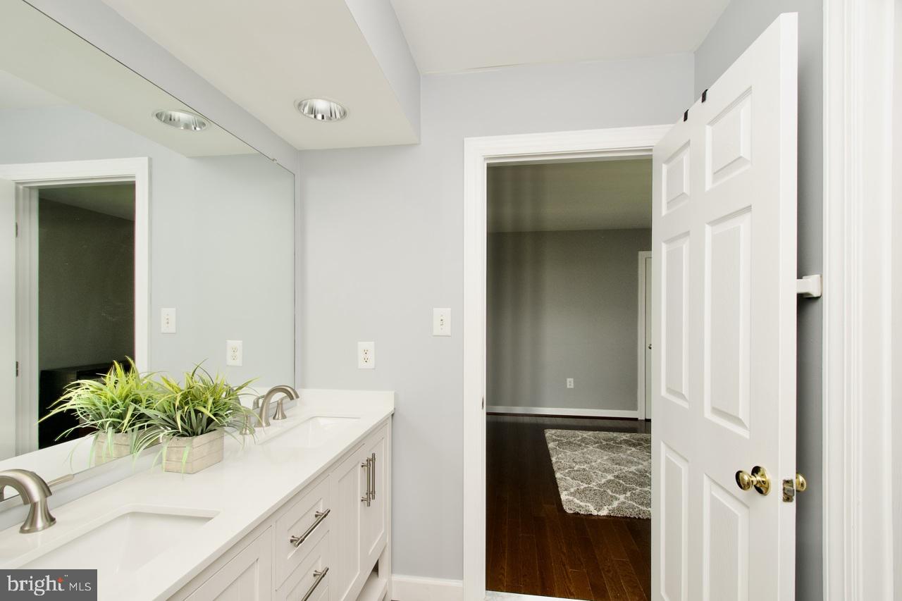 5495 ASHLEIGH RD, FAIRFAX, Virginia 22030, 4 Bedrooms Bedrooms, ,4 BathroomsBathrooms,Residential,For sale,5495 ASHLEIGH RD,VAFX2252598 MLS # VAFX2252598