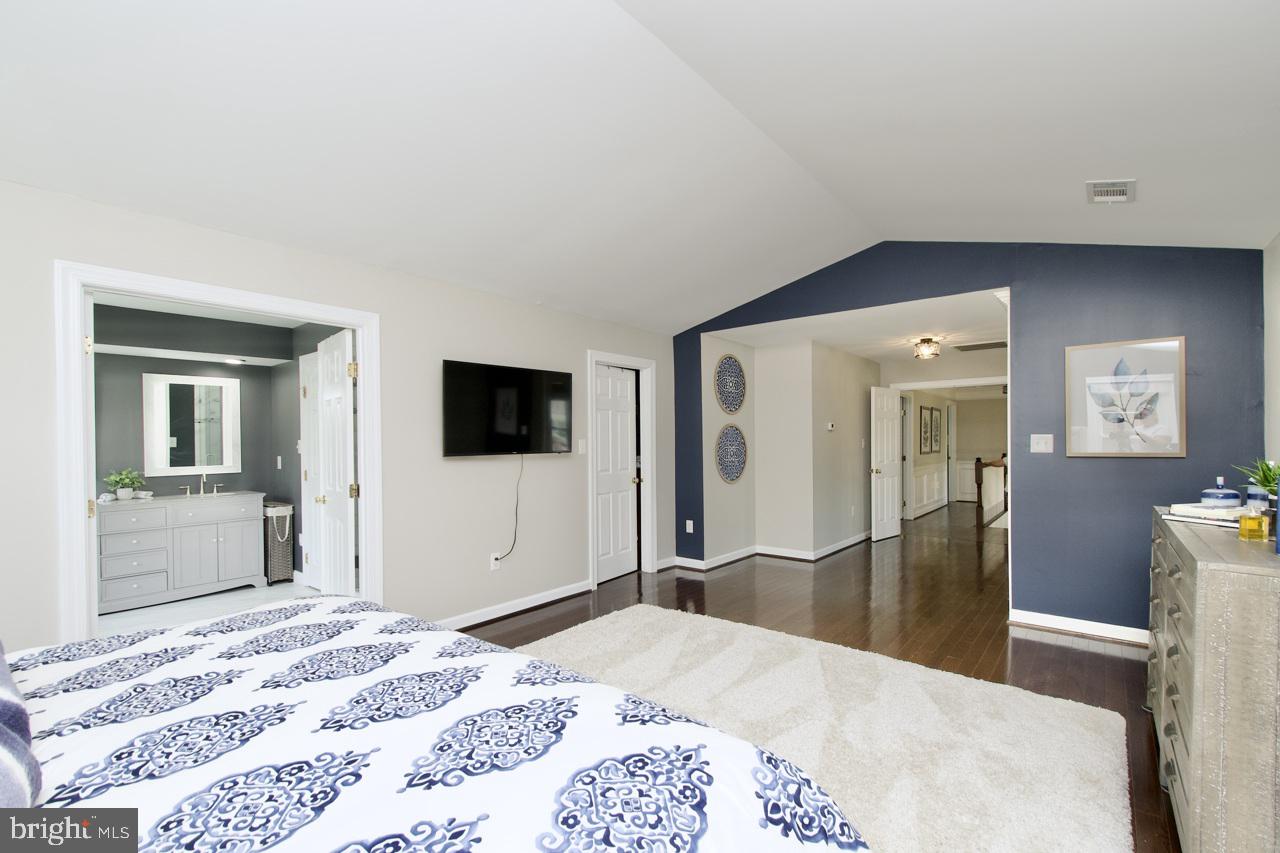 5495 ASHLEIGH RD, FAIRFAX, Virginia 22030, 4 Bedrooms Bedrooms, ,4 BathroomsBathrooms,Residential,For sale,5495 ASHLEIGH RD,VAFX2252598 MLS # VAFX2252598