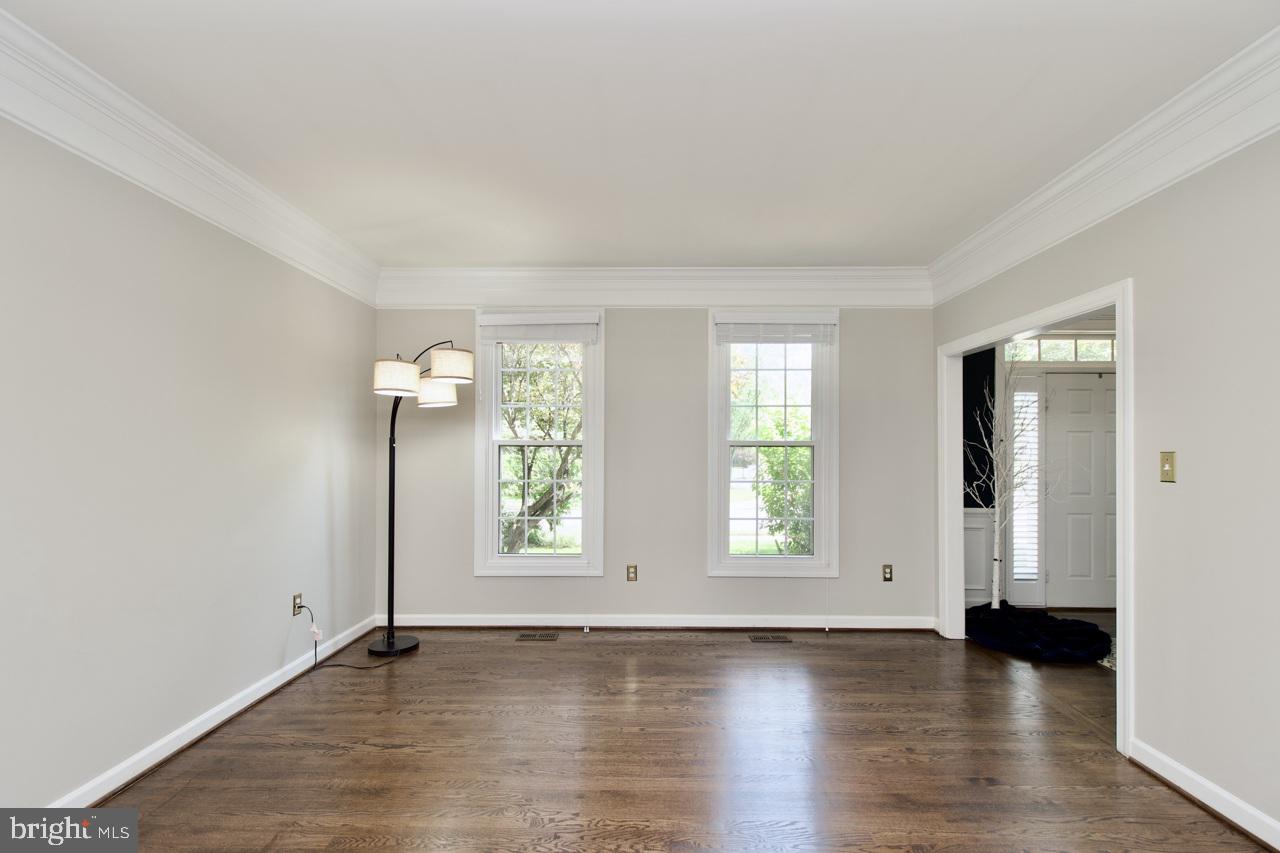 5495 ASHLEIGH RD, FAIRFAX, Virginia 22030, 4 Bedrooms Bedrooms, ,4 BathroomsBathrooms,Residential,For sale,5495 ASHLEIGH RD,VAFX2252598 MLS # VAFX2252598