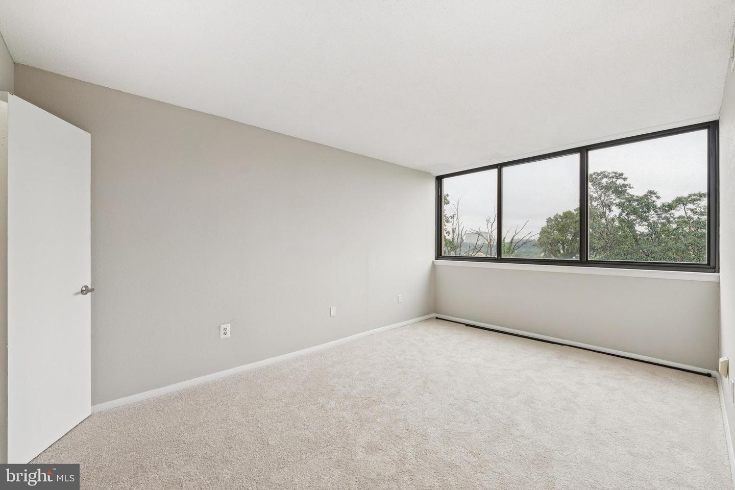 16 S VAN DORN ST #503, ALEXANDRIA, Virginia 22304, 2 Bedrooms Bedrooms, 4 Rooms Rooms,1 BathroomBathrooms,Residential,For sale,16 S VAN DORN ST #503,VAAX2047070 MLS # VAAX2047070