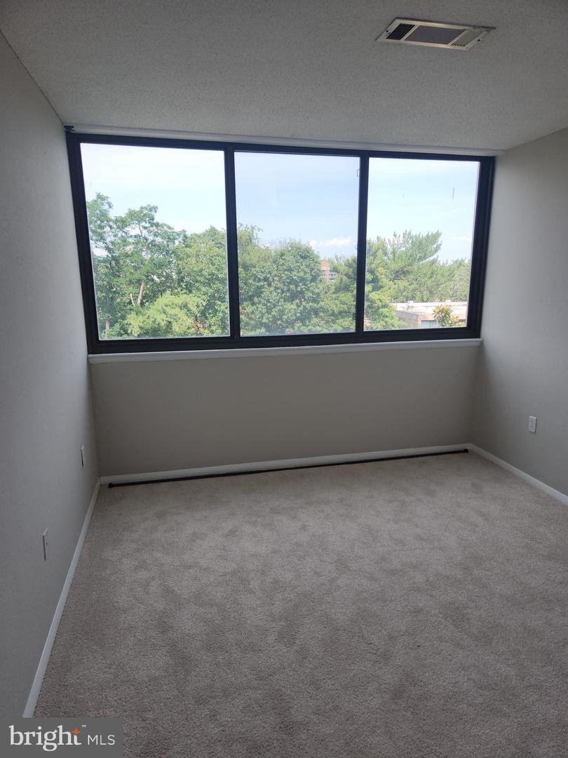 16 S VAN DORN ST #503, ALEXANDRIA, Virginia 22304, 2 Bedrooms Bedrooms, 4 Rooms Rooms,1 BathroomBathrooms,Residential,For sale,16 S VAN DORN ST #503,VAAX2047070 MLS # VAAX2047070