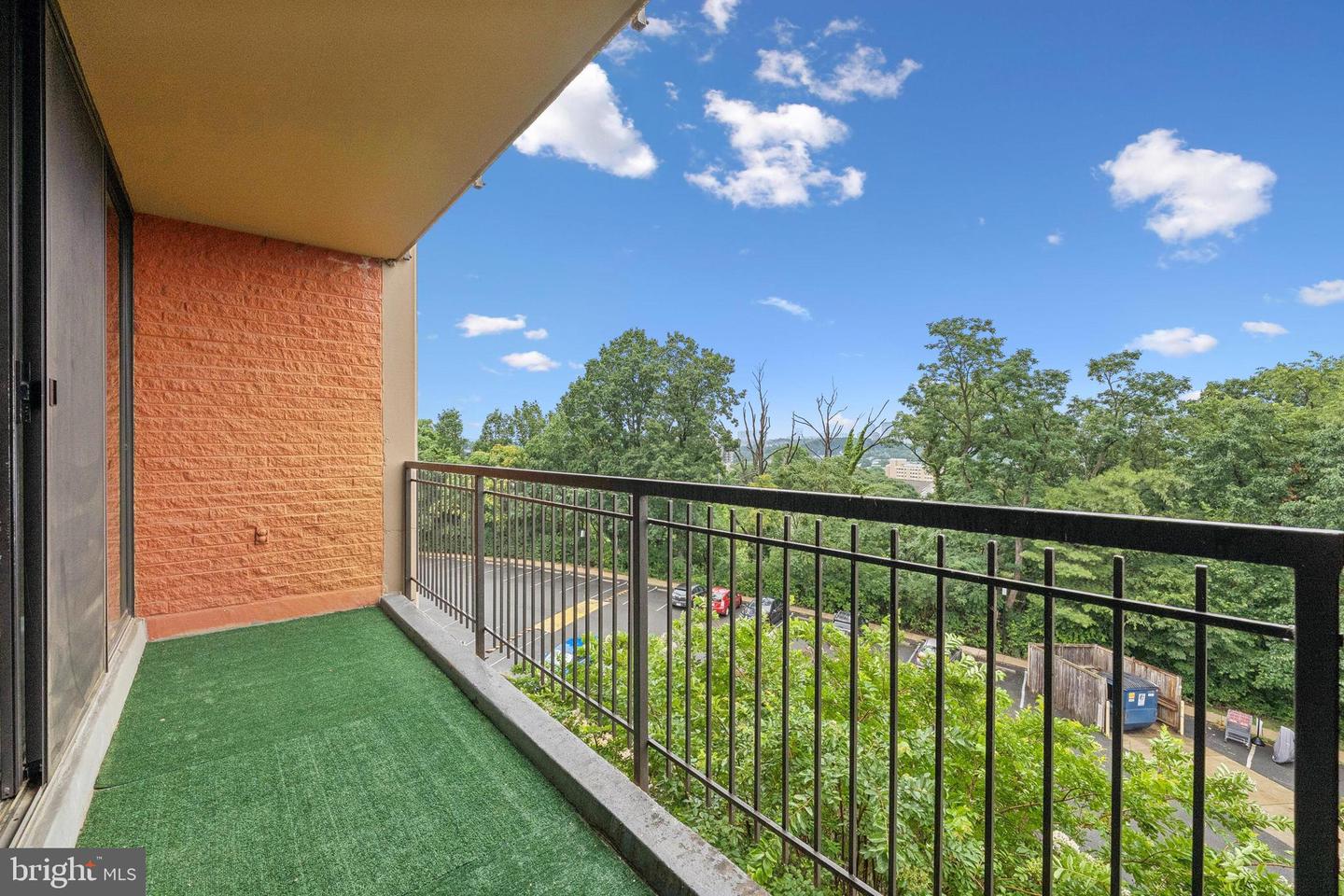 16 S VAN DORN ST #503, ALEXANDRIA, Virginia 22304, 2 Bedrooms Bedrooms, 4 Rooms Rooms,1 BathroomBathrooms,Residential,For sale,16 S VAN DORN ST #503,VAAX2047070 MLS # VAAX2047070