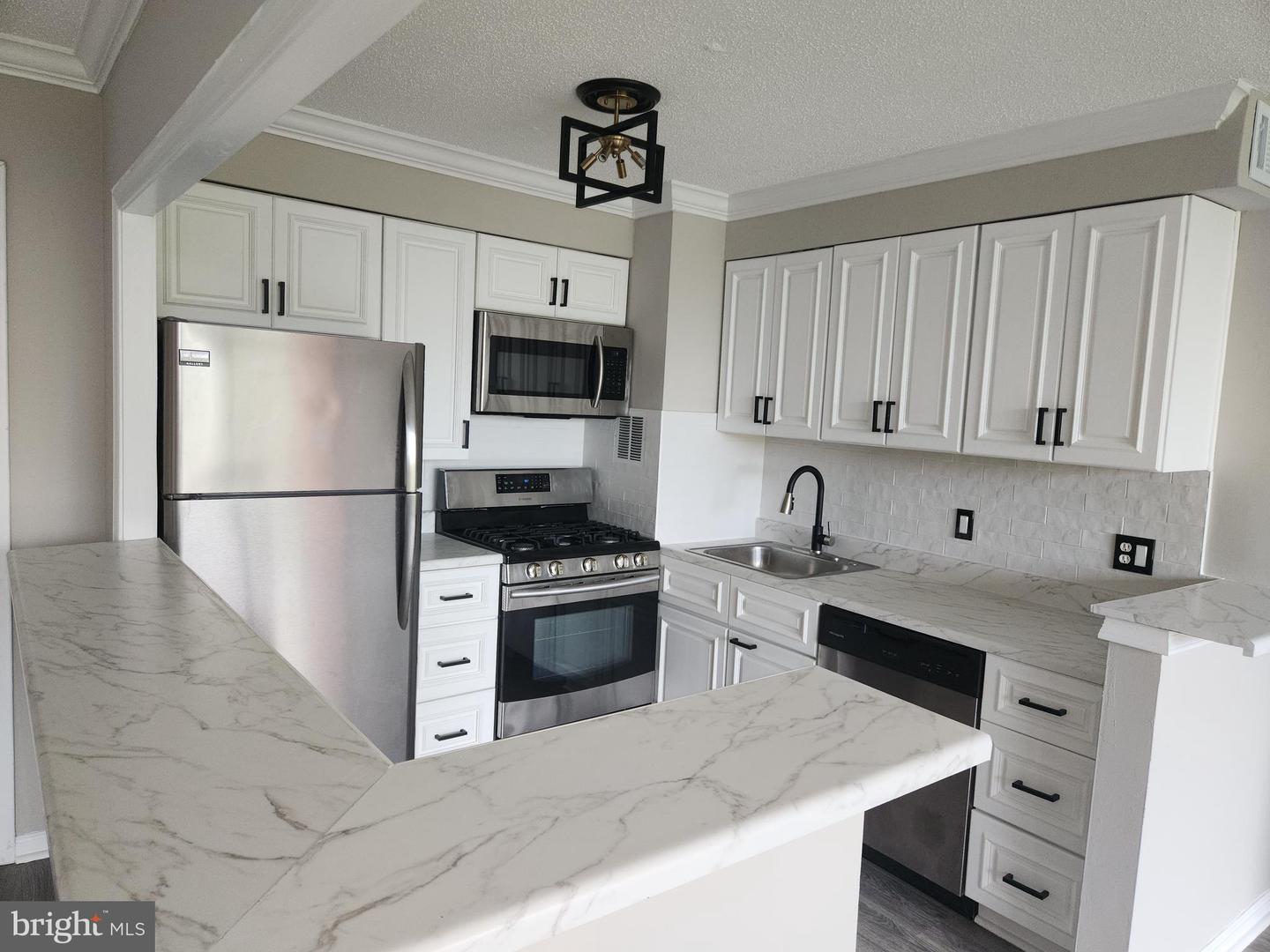 16 S VAN DORN ST #503, ALEXANDRIA, Virginia 22304, 2 Bedrooms Bedrooms, 4 Rooms Rooms,1 BathroomBathrooms,Residential,For sale,16 S VAN DORN ST #503,VAAX2047070 MLS # VAAX2047070