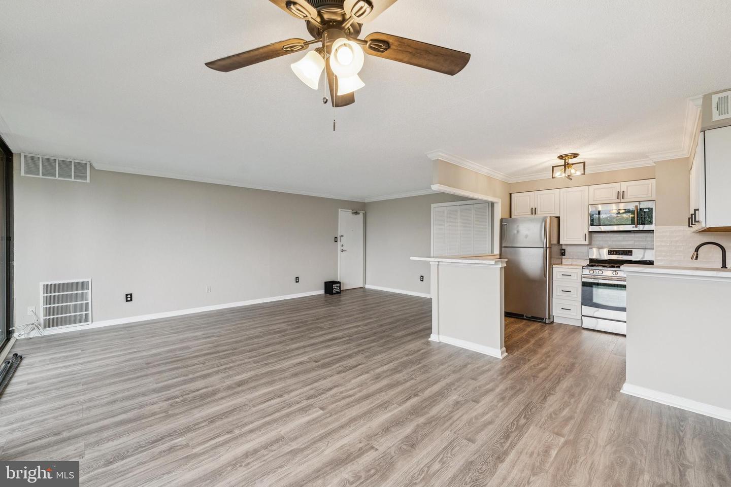 16 S VAN DORN ST #503, ALEXANDRIA, Virginia 22304, 2 Bedrooms Bedrooms, 4 Rooms Rooms,1 BathroomBathrooms,Residential,For sale,16 S VAN DORN ST #503,VAAX2047070 MLS # VAAX2047070