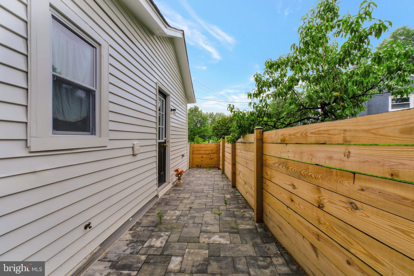 3315 KING ST, ALEXANDRIA, Virginia 22302, 1 Bedroom Bedrooms, 4 Rooms Rooms,1 BathroomBathrooms,Residential,For sale,3315 KING ST,VAAX2046946 MLS # VAAX2046946