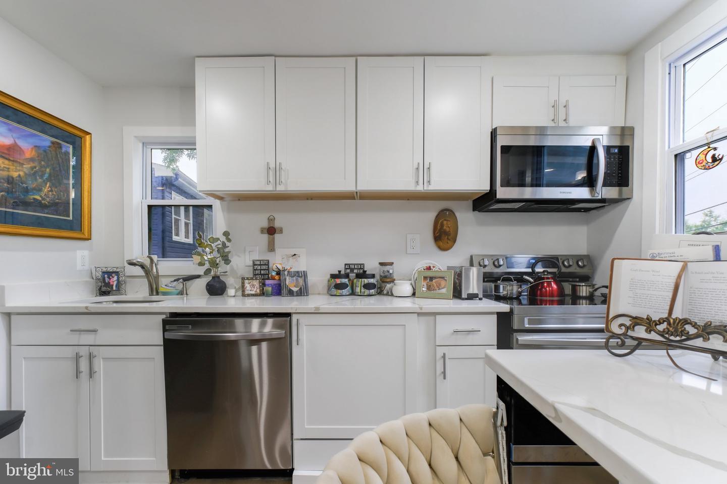 3315 KING ST, ALEXANDRIA, Virginia 22302, 1 Bedroom Bedrooms, 4 Rooms Rooms,1 BathroomBathrooms,Residential,For sale,3315 KING ST,VAAX2046946 MLS # VAAX2046946