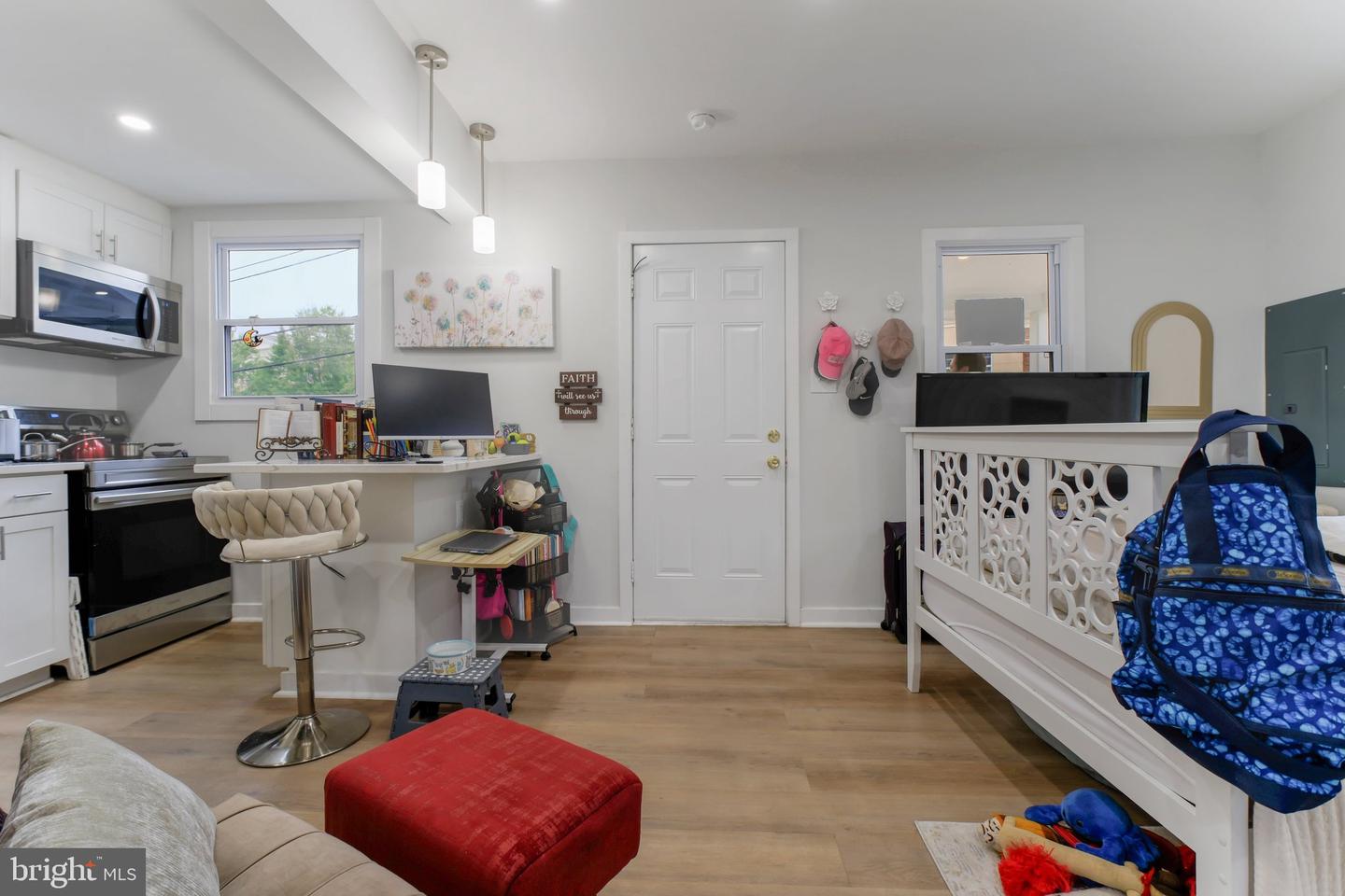 3315 KING ST, ALEXANDRIA, Virginia 22302, 1 Bedroom Bedrooms, 4 Rooms Rooms,1 BathroomBathrooms,Residential,For sale,3315 KING ST,VAAX2046946 MLS # VAAX2046946