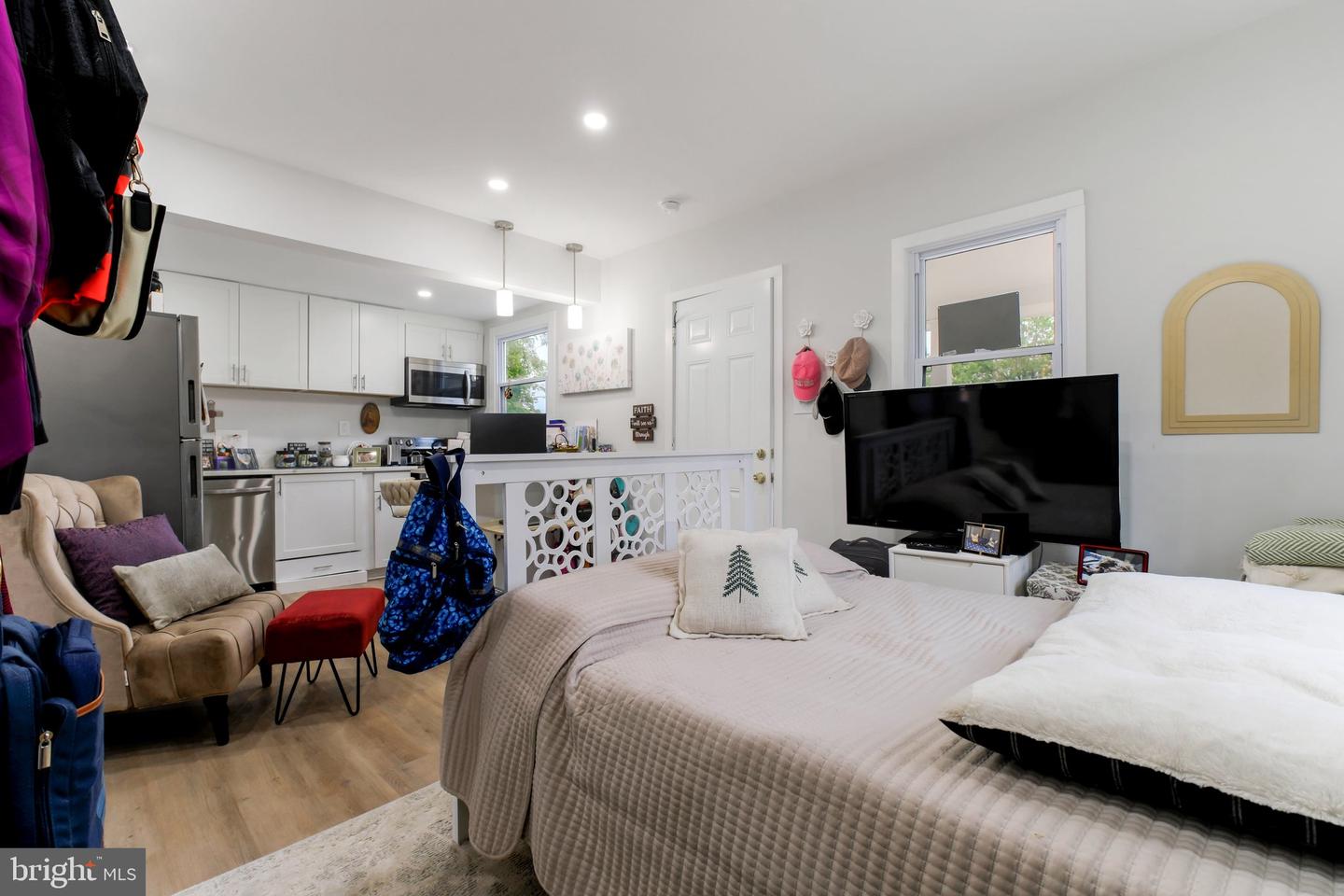 3315 KING ST, ALEXANDRIA, Virginia 22302, 1 Bedroom Bedrooms, 4 Rooms Rooms,1 BathroomBathrooms,Residential,For sale,3315 KING ST,VAAX2046946 MLS # VAAX2046946