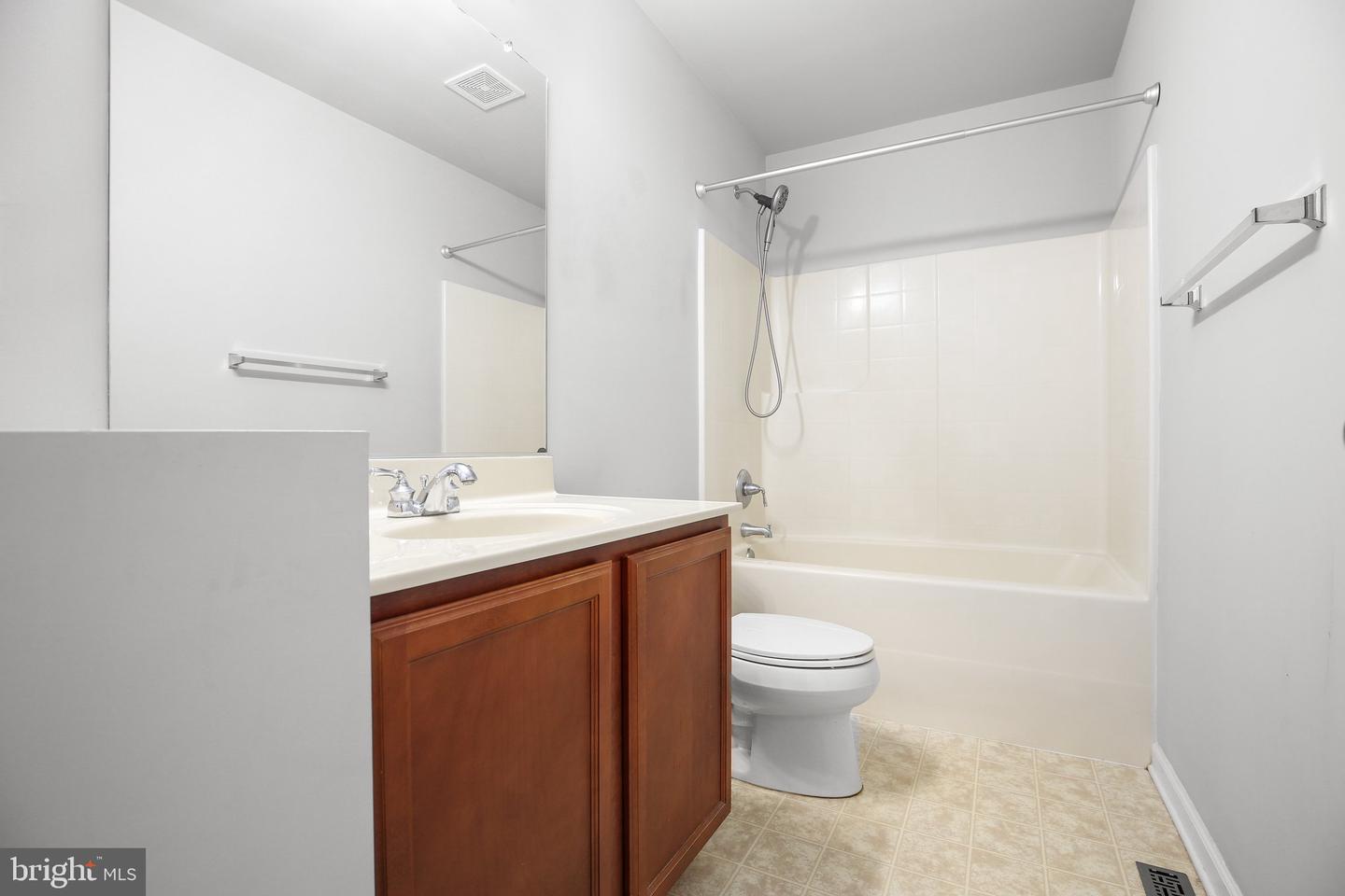 125 DORSEY LN, BOWLING GREEN, Virginia 22427, 3 Bedrooms Bedrooms, 7 Rooms Rooms,2 BathroomsBathrooms,Residential,For sale,125 DORSEY LN,VACV2008392 MLS # VACV2008392
