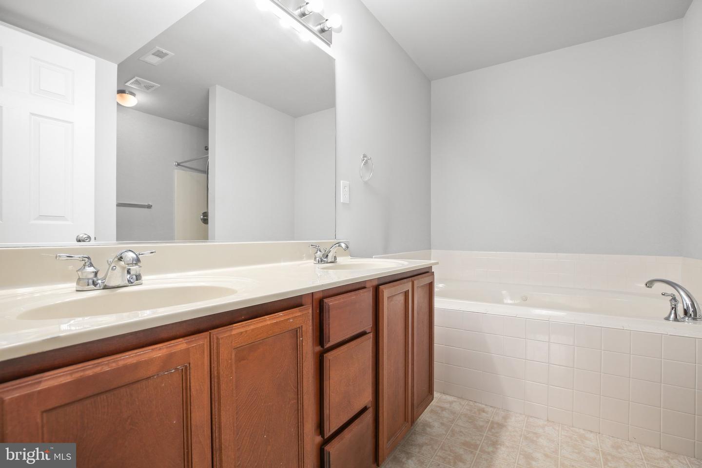 125 DORSEY LN, BOWLING GREEN, Virginia 22427, 3 Bedrooms Bedrooms, 7 Rooms Rooms,2 BathroomsBathrooms,Residential,For sale,125 DORSEY LN,VACV2008392 MLS # VACV2008392