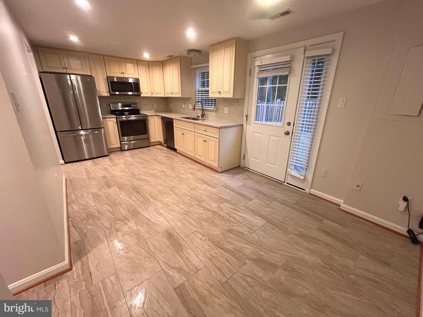 1567 BENNINGTON WOODS CT, RESTON, Virginia 20194, 3 Bedrooms Bedrooms, ,1 BathroomBathrooms,Residential,For sale,1567 BENNINGTON WOODS CT,VAFX2251886 MLS # VAFX2251886