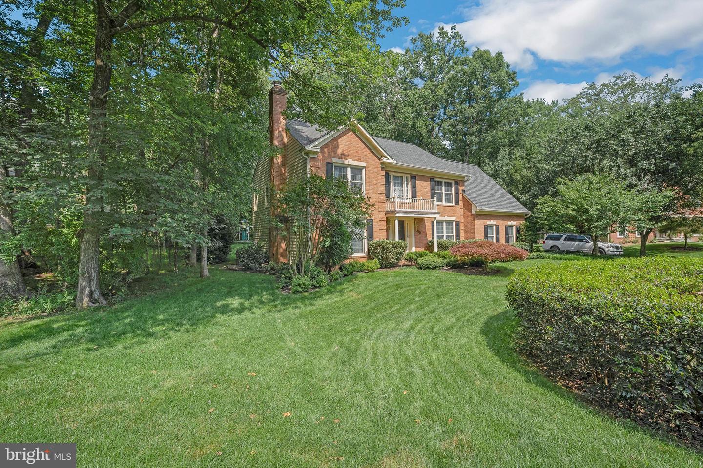 6293 HOMAR POND CT, FAIRFAX STATION, Virginia 22039, 4 Bedrooms Bedrooms, ,4 BathroomsBathrooms,Residential,For sale,6293 HOMAR POND CT,VAFX2252320 MLS # VAFX2252320