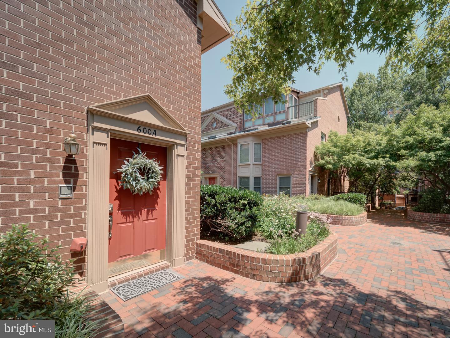 600-A N TAZEWELL ST, ARLINGTON, Virginia 22203, 3 Bedrooms Bedrooms, ,2 BathroomsBathrooms,Residential,For sale,600-A N TAZEWELL ST,VAAR2059944 MLS # VAAR2059944