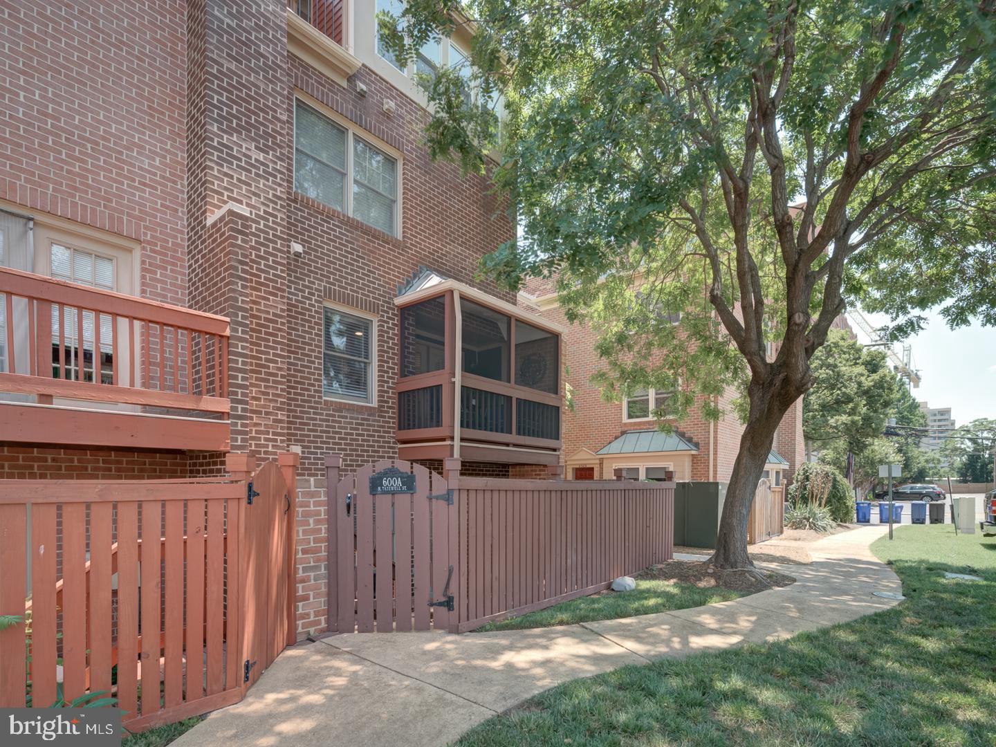 600-A N TAZEWELL ST, ARLINGTON, Virginia 22203, 3 Bedrooms Bedrooms, ,2 BathroomsBathrooms,Residential,For sale,600-A N TAZEWELL ST,VAAR2059944 MLS # VAAR2059944