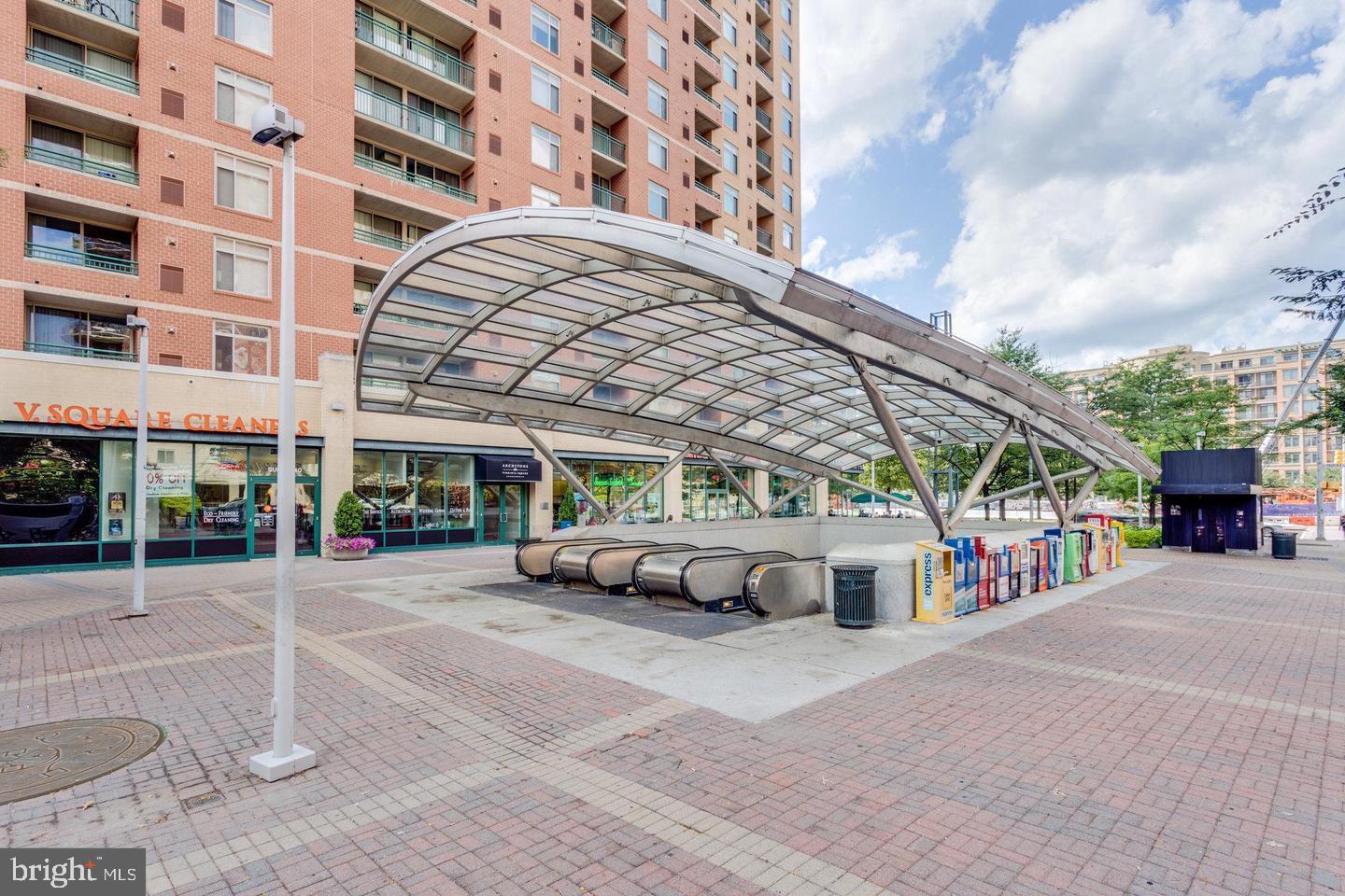 600-A N TAZEWELL ST, ARLINGTON, Virginia 22203, 3 Bedrooms Bedrooms, ,2 BathroomsBathrooms,Residential,For sale,600-A N TAZEWELL ST,VAAR2059944 MLS # VAAR2059944