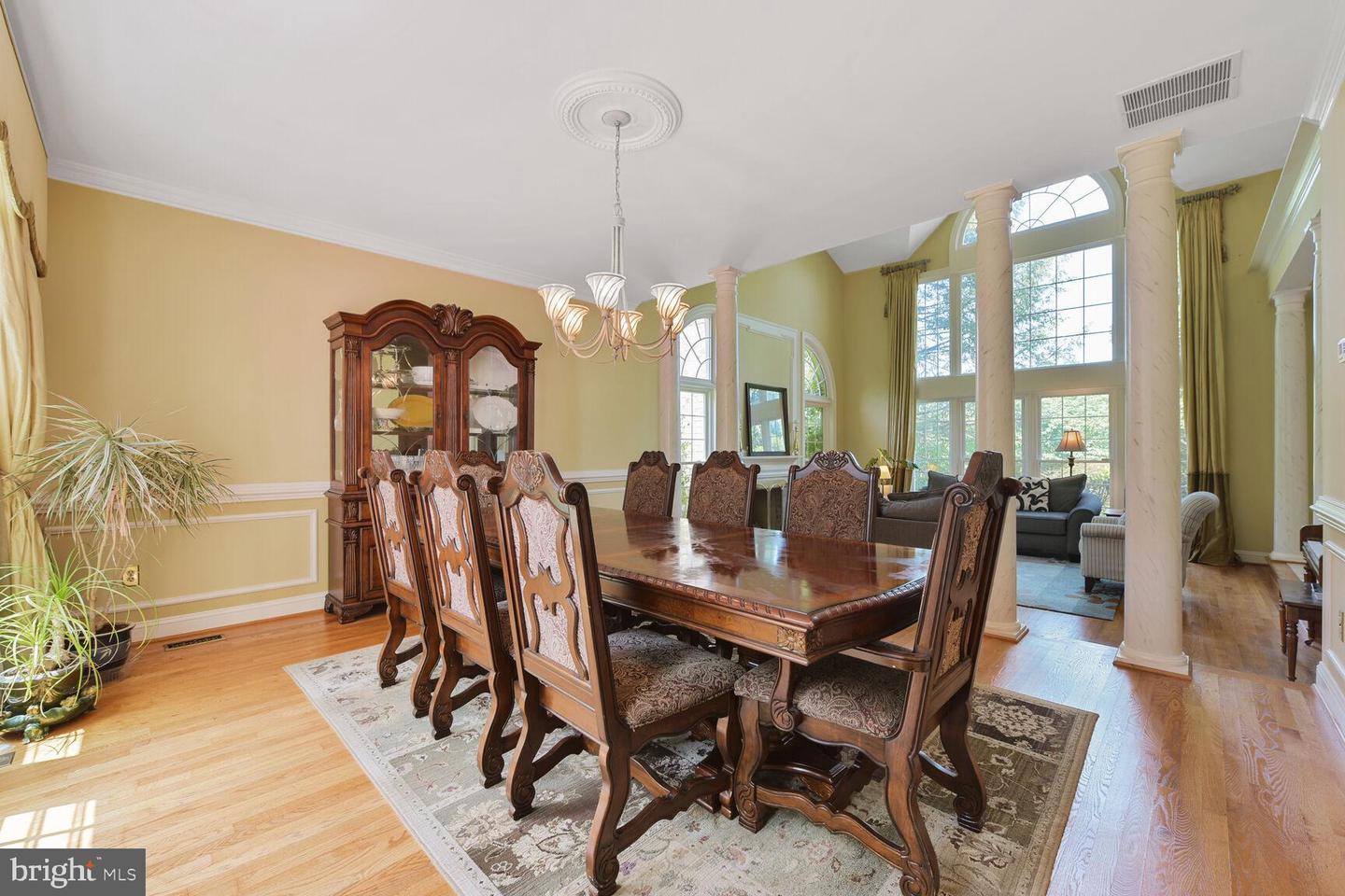 10009 THOMPSON RIDGE CT, GREAT FALLS, Virginia 22066, 5 Bedrooms Bedrooms, ,5 BathroomsBathrooms,Residential,For sale,10009 THOMPSON RIDGE CT,VAFX2252424 MLS # VAFX2252424
