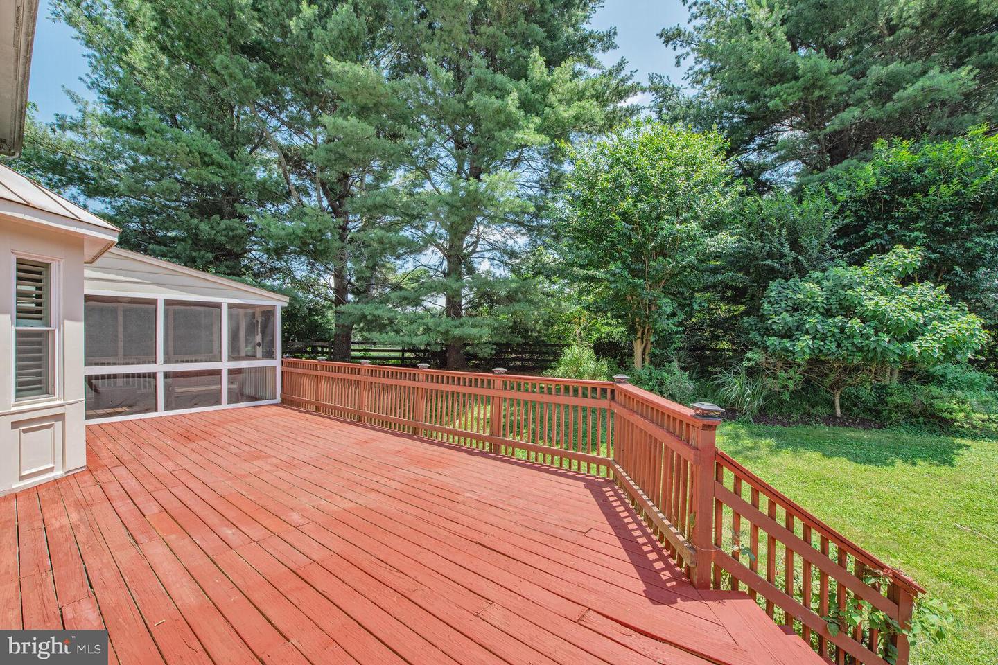 10009 THOMPSON RIDGE CT, GREAT FALLS, Virginia 22066, 5 Bedrooms Bedrooms, ,5 BathroomsBathrooms,Residential,For sale,10009 THOMPSON RIDGE CT,VAFX2252424 MLS # VAFX2252424