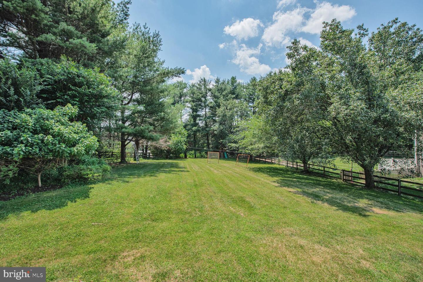 10009 THOMPSON RIDGE CT, GREAT FALLS, Virginia 22066, 5 Bedrooms Bedrooms, ,5 BathroomsBathrooms,Residential,For sale,10009 THOMPSON RIDGE CT,VAFX2252424 MLS # VAFX2252424