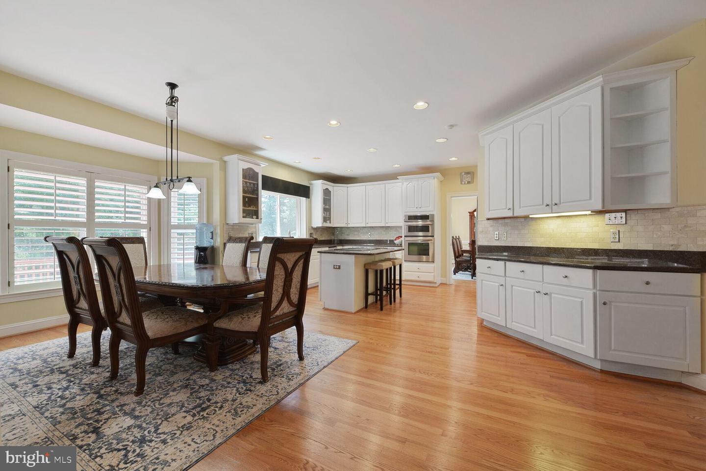 10009 THOMPSON RIDGE CT, GREAT FALLS, Virginia 22066, 5 Bedrooms Bedrooms, ,5 BathroomsBathrooms,Residential,For sale,10009 THOMPSON RIDGE CT,VAFX2252424 MLS # VAFX2252424
