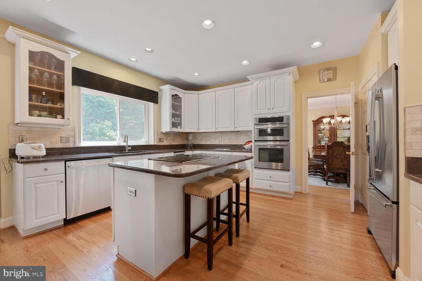 10009 THOMPSON RIDGE CT, GREAT FALLS, Virginia 22066, 5 Bedrooms Bedrooms, ,5 BathroomsBathrooms,Residential,For sale,10009 THOMPSON RIDGE CT,VAFX2252424 MLS # VAFX2252424